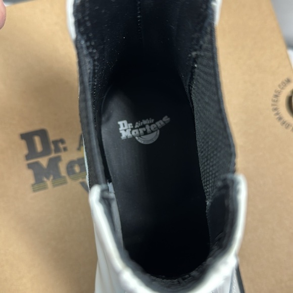 NIB Dr. Martens 2976 Quad White Smooth Leather Chelsea Boot, 8 - Picture 7 of 8